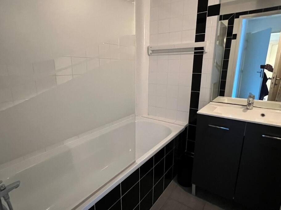 Dubb Yourhosthelper Apartment Caen Exterior foto